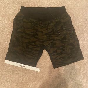 Men"s XL lulu shorts